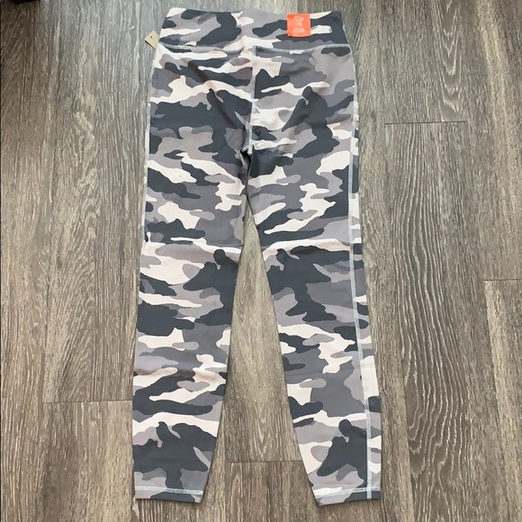 J.Crew 7/8 high-rise leggings in grey camo - Picture 7 of 7